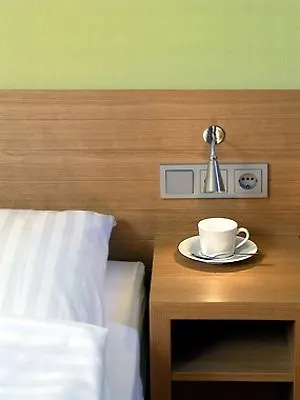 Business & Budget Hotel Tessin München 2*,